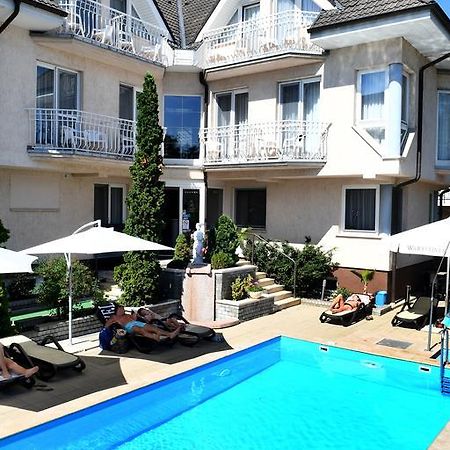 Hotel Diana Siofok Ngoại thất bức ảnh