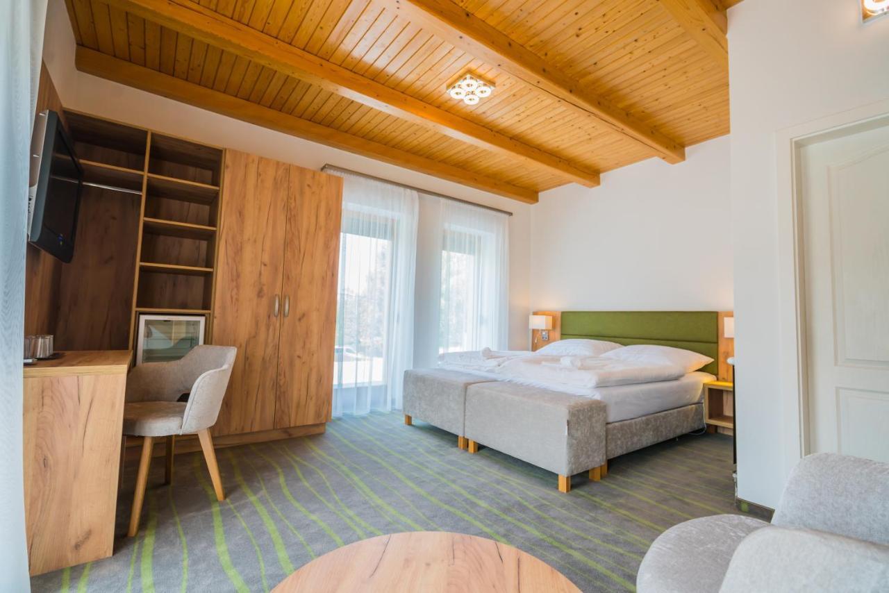 Hotel Diana Siofok Ngoại thất bức ảnh