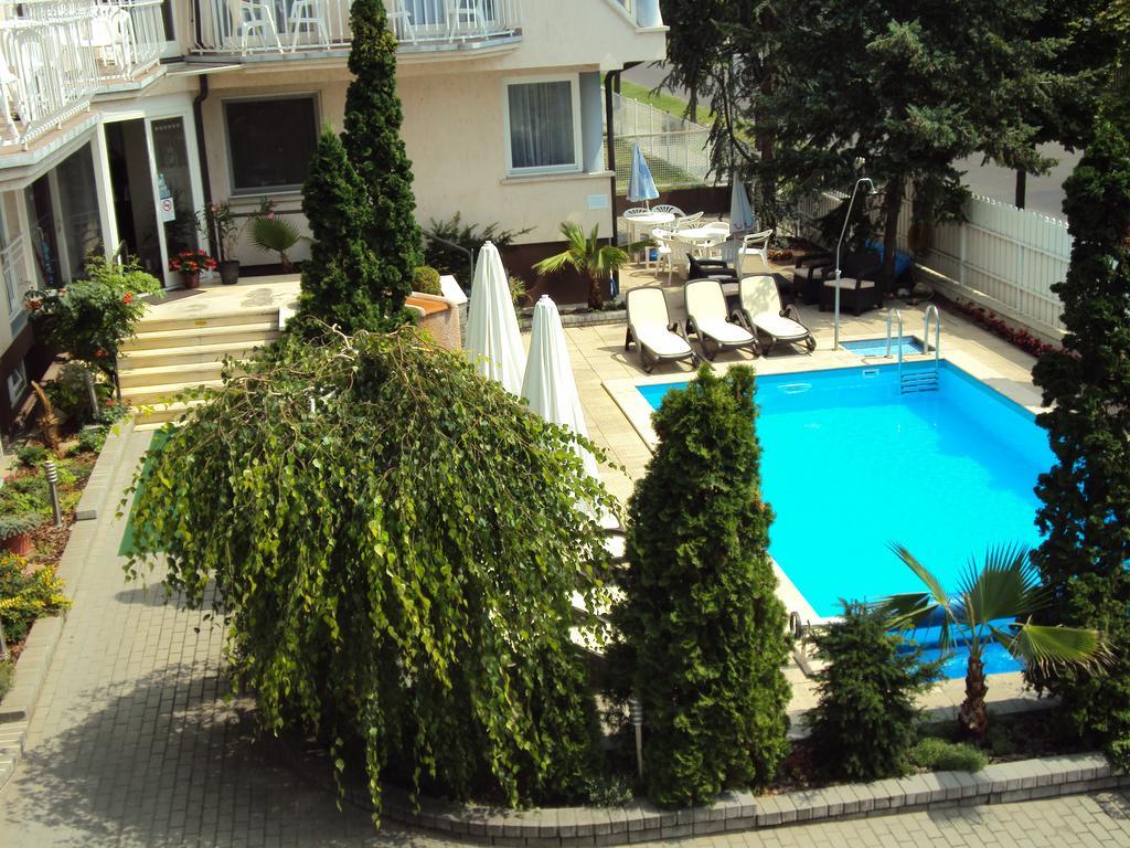 Hotel Diana Siofok Ngoại thất bức ảnh