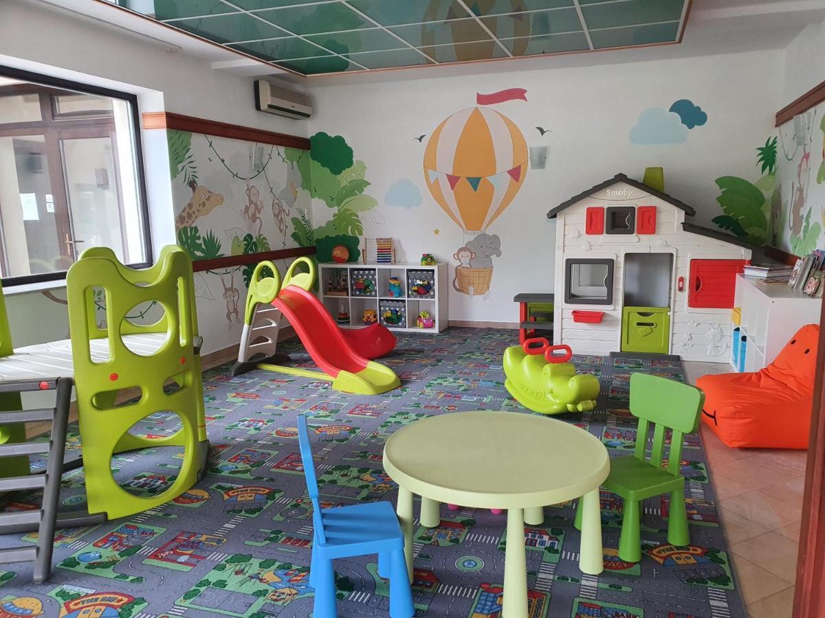 Hotel Diana Siofok Ngoại thất bức ảnh
