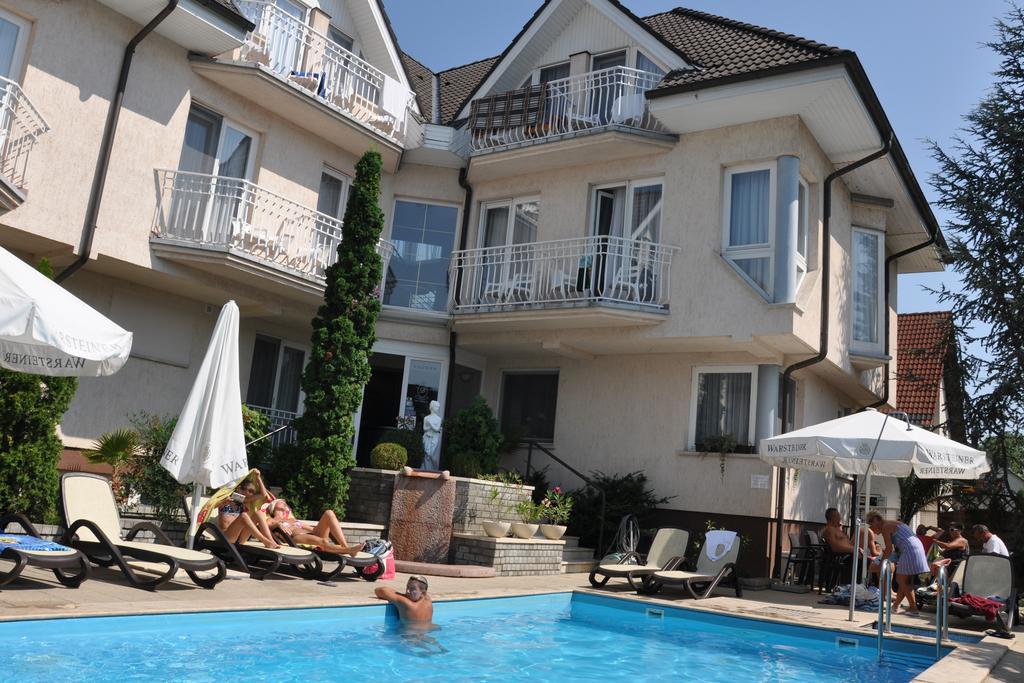 Hotel Diana Siofok Ngoại thất bức ảnh