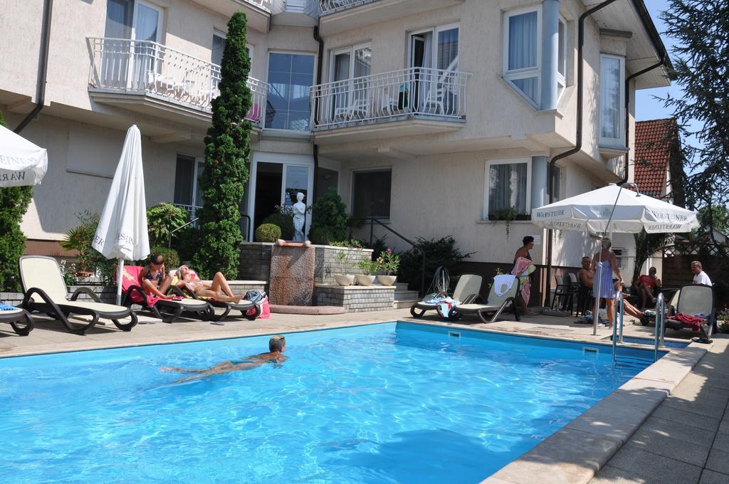 Hotel Diana Siofok Ngoại thất bức ảnh