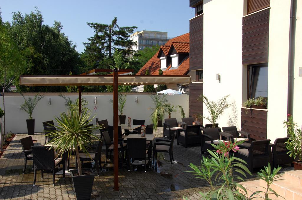 Hotel Diana Siofok Ngoại thất bức ảnh