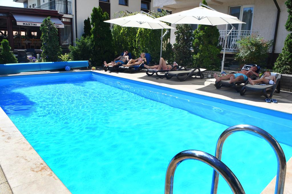 Hotel Diana Siofok Ngoại thất bức ảnh