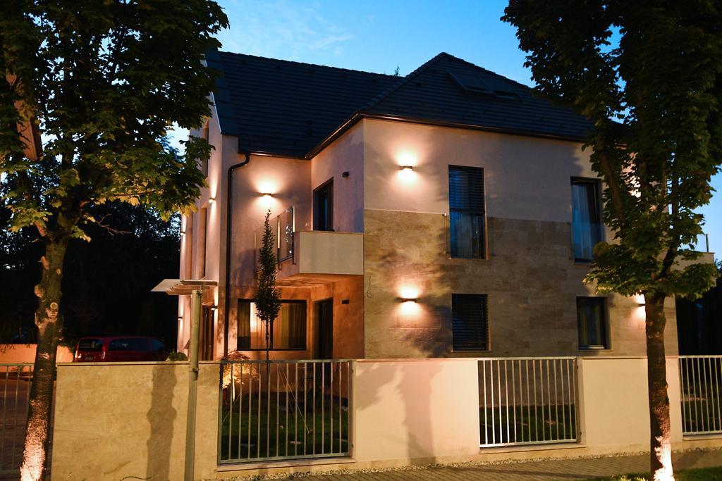 Hotel Diana Siofok Ngoại thất bức ảnh